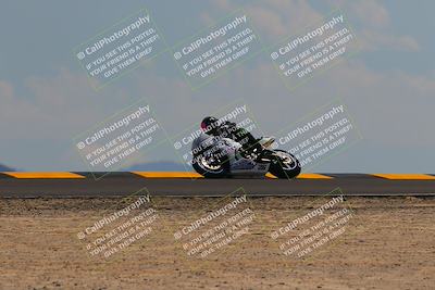 media/Sep-11-2022-SoCal Trackdays (Sun) [[81b7e951af]]/Turn 5 (1110am)/